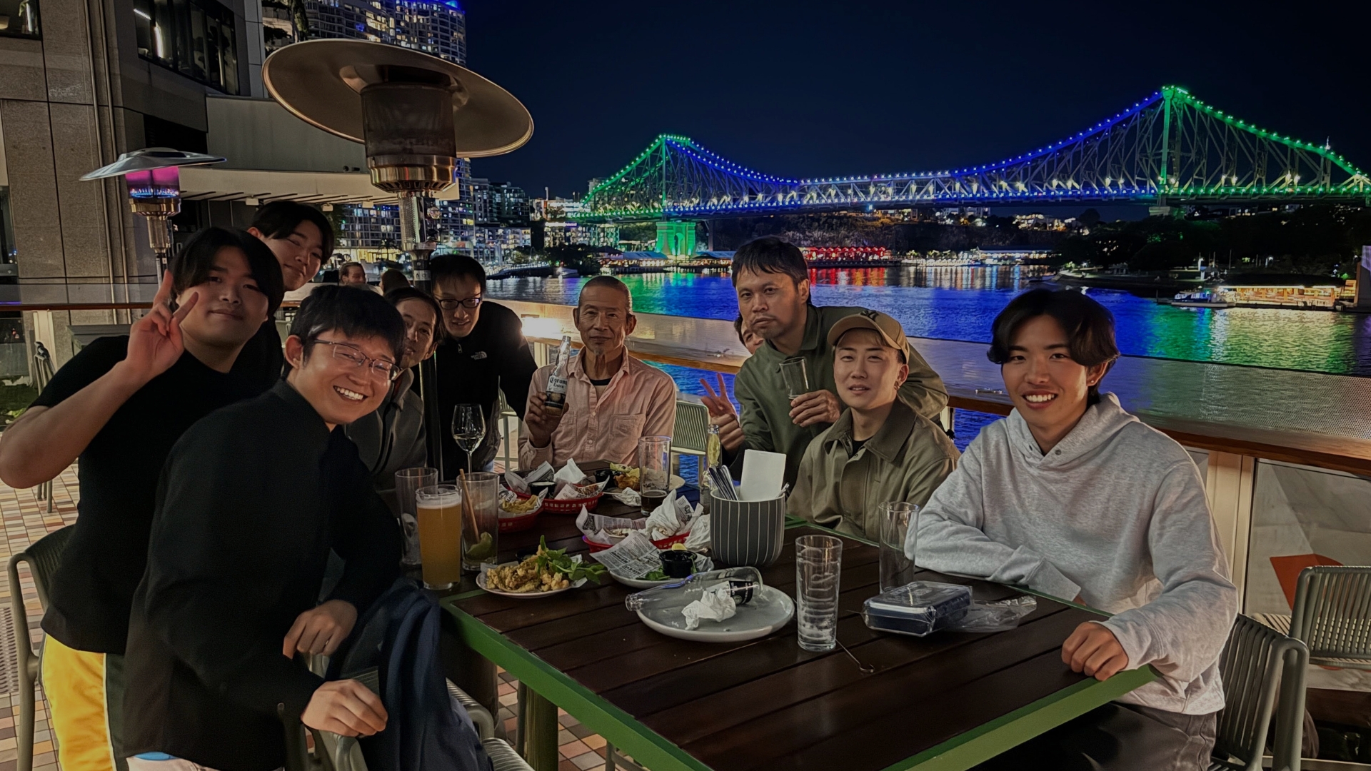 男性たちの会話